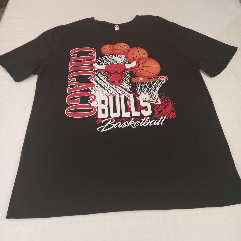 Chicago Bulls Men's Basketball Pullover T-Shirt Size Large